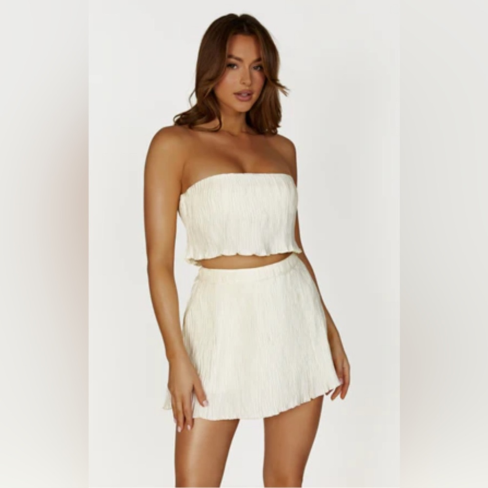 Meshki Cream Skirt Set